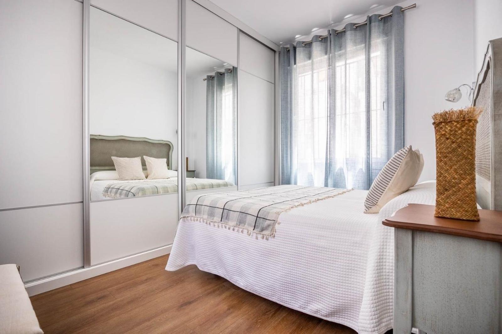 Apartamentos Poemas & Rimas De Becquer Seville Luaran gambar
